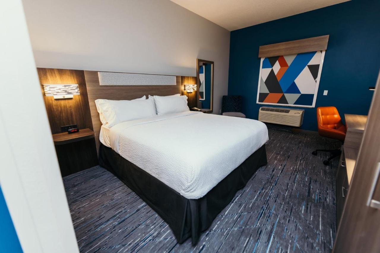 Holiday Inn Express And Suites Urbandale Des Moines, An Ihg Hotel Exteriör bild